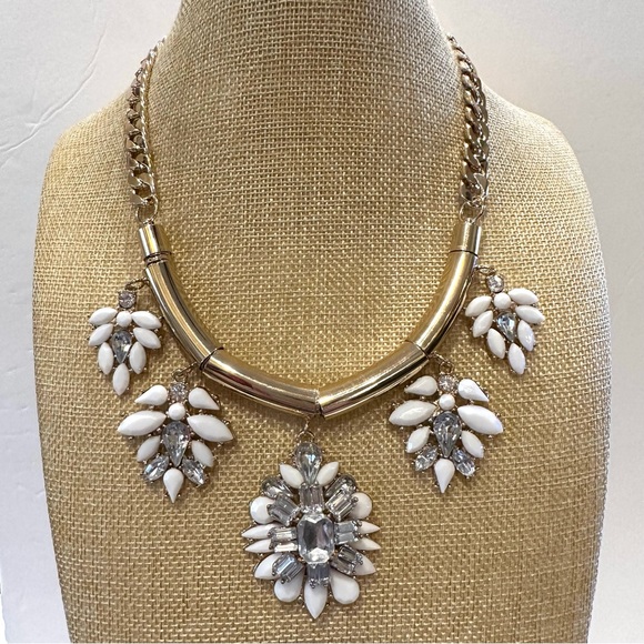 New Chico’s Statement Necklace- gold tone w/ white & clear rhinestone clusters - Picture 2 of 10